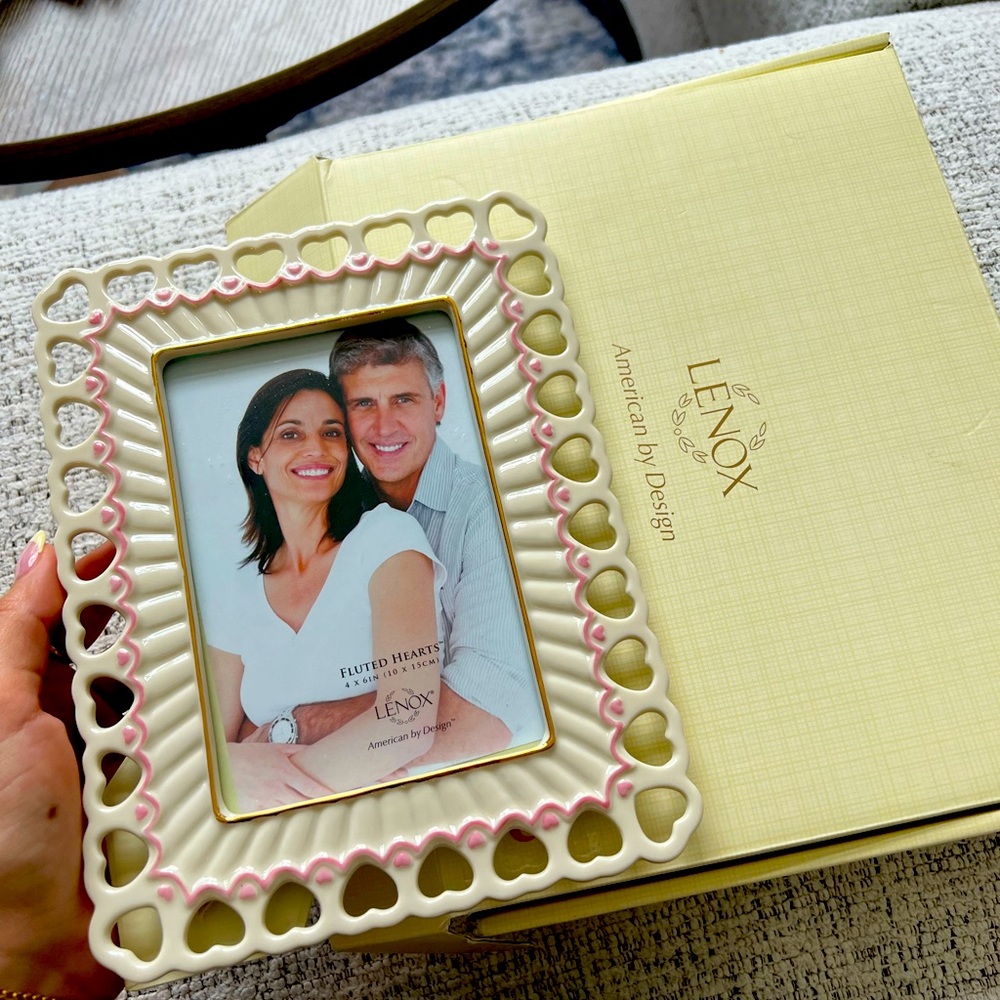 Lenox picture frame still in box and unused